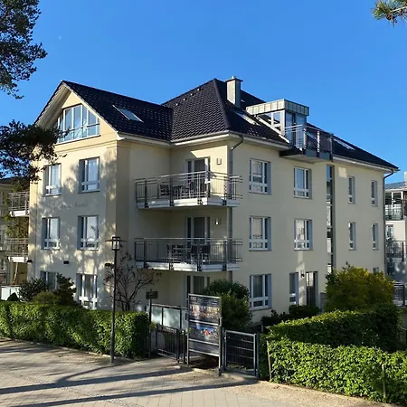 Apartment Strandhaus Aurell, Whg 13 Seitl Meerblick
